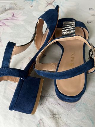 Sandalias ante azul con strass