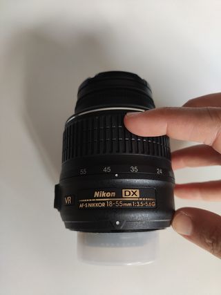 Nikon D3100 + 2 objetivos y complementos