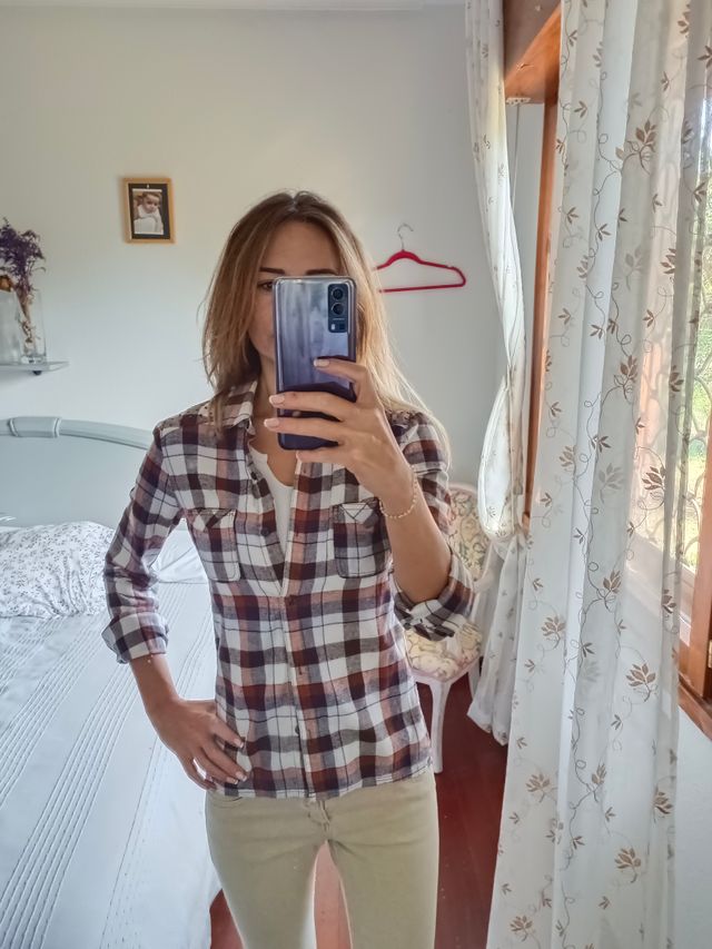 Camisa Volcom de cuadros blancos y marrones