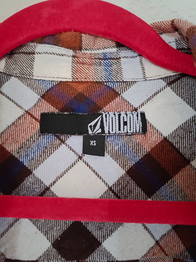 Camisa Volcom de cuadros blancos y marrones