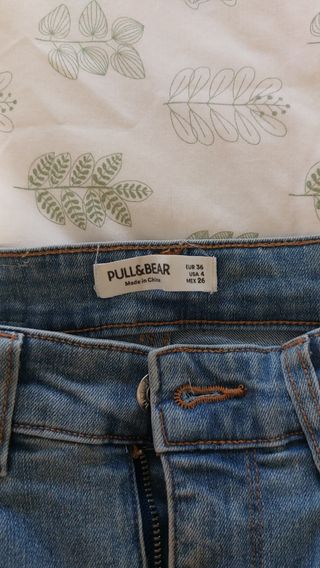 Pantalon acampanado Pull and Bear