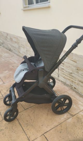 Coche de bebe jané muum.