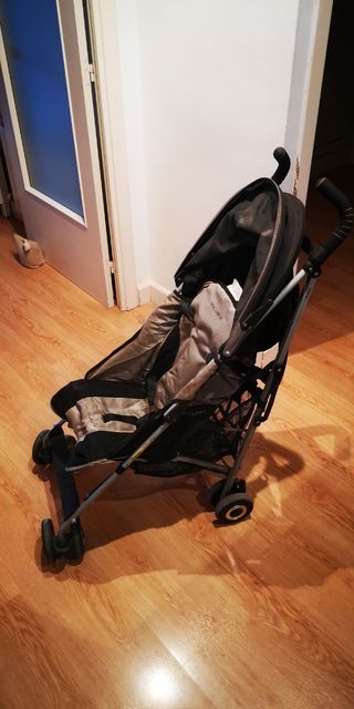 Maclaren carrito plegable en color negro y beige
