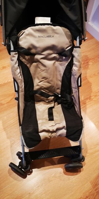 Maclaren carrito plegable en color negro y beige