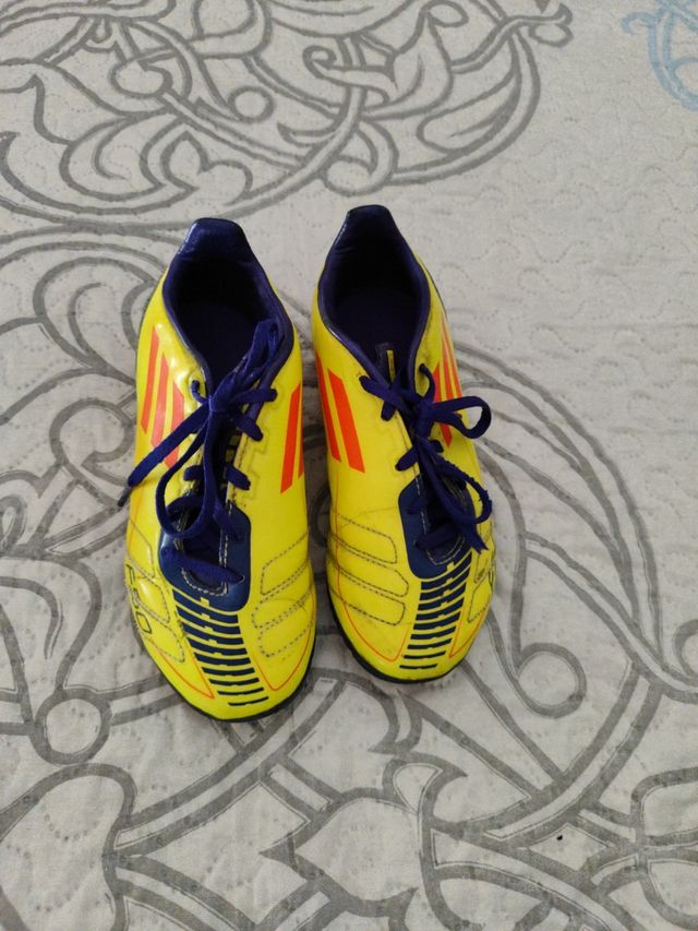 Sapatos de fútbol