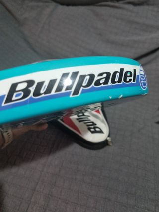 Raqueta papel Bullpadel