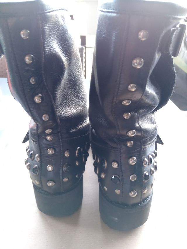 Stivali neri di pelle n38