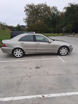 Mercedes-Benz Clase C 2005