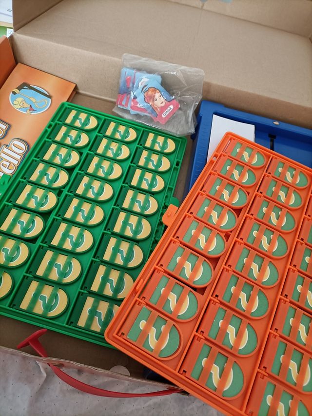 Gioco Chi è Chi? - Versione Spagnola (Juego Quien Es Quien), Gioco Da Tavolo Classico Per Bambini E Famiglie, Indovina Il Personaggio