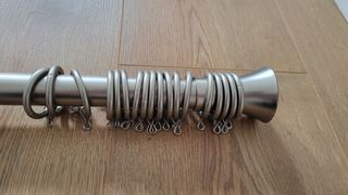 Barra para cortina en plata mate