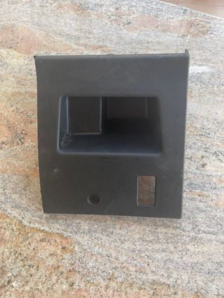 Moldura Peugeot Rcz caja fusibles