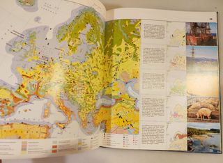 Atlas català de geografia universal
