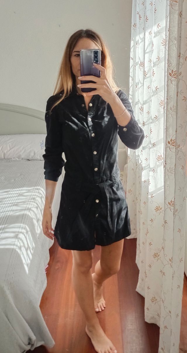 Vestido negro con cinturón, Zara