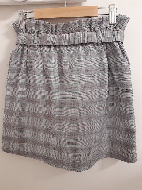 Minifalda corta gris