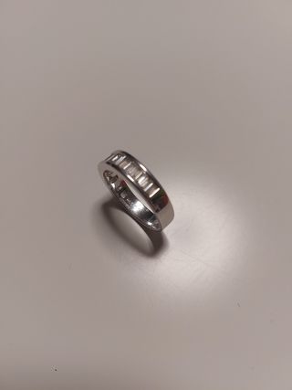 Anillo de oro y diamantes