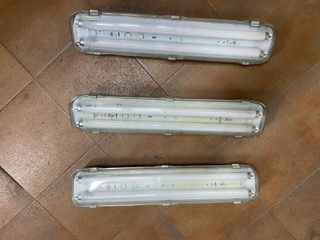 Luces leds cochera Pantallas estancas