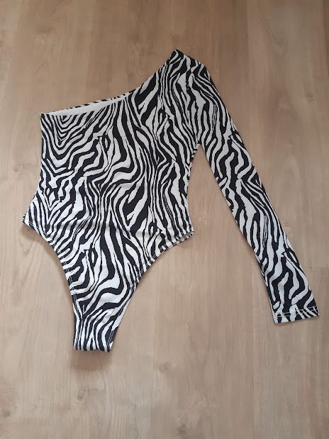 Body licra blanco y negro