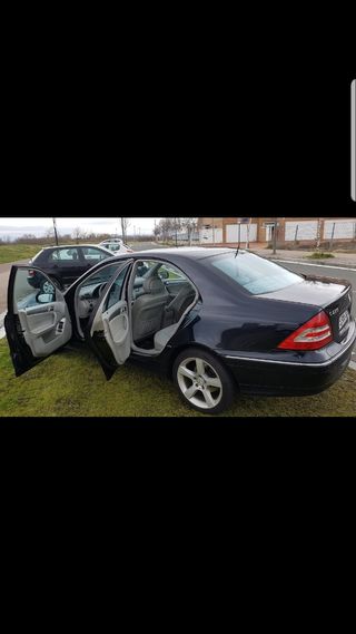 Mercedes-Benz Clase C 2005