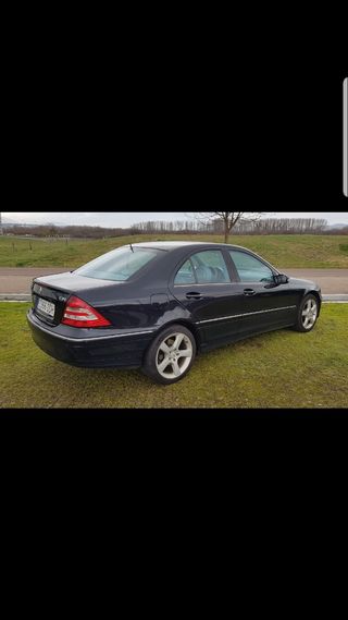 Mercedes-Benz Clase C 2005