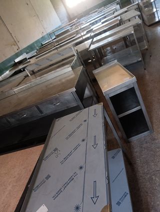 Estantería acero pared balda