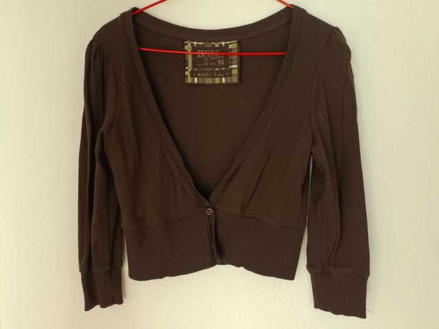 haqueta básica marrón, cortita