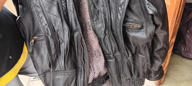 Cazadora de piel mototista