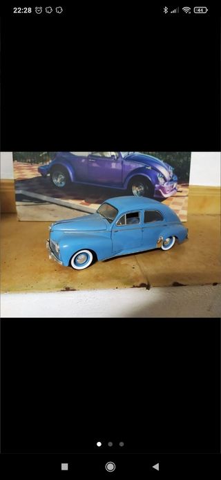 Coche de juguete viejo antiguo