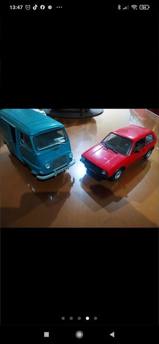 Coche de juguete viejo antiguo