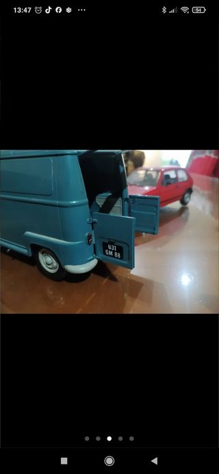 Coche de juguete viejo antiguo