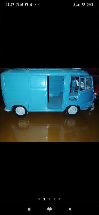 Coche de juguete viejo antiguo