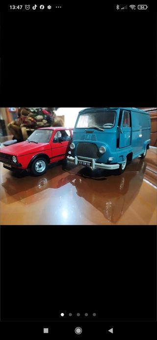 Coche de juguete viejo antiguo