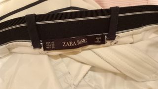 Pantalón chino de Zara talla XS, como nuevo.