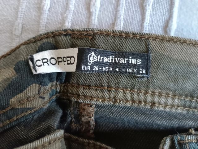Pantalón estampado de camuflaje