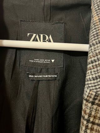 Abrigo cuadros gris Zara