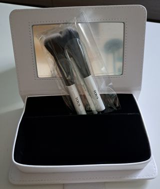 Estuche con brochas de tous