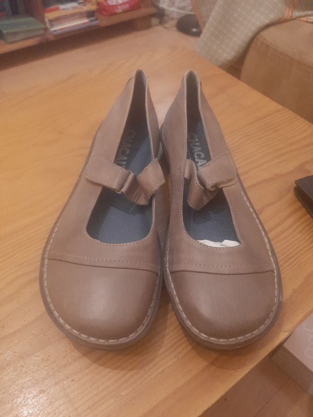 Zapatos de piel para chicas