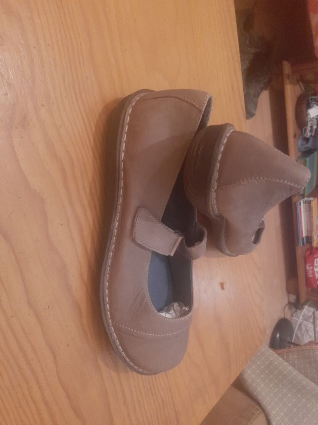 Zapatos de piel para chicas