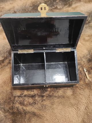 SÓLO 40 euros Cofre de madera con cierre