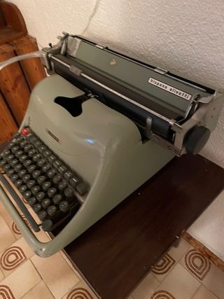 Maquina de escribir Hispano Olivetti Lexicon 80