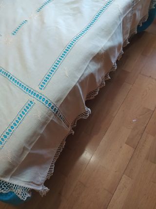 Antigua colcha o mantelería lino