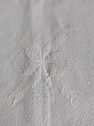 Antigua colcha o mantelería lino