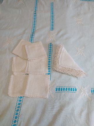 Antigua colcha o mantelería lino