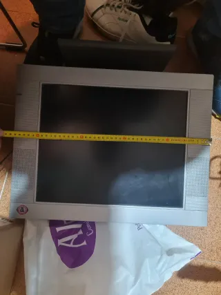 Monitor tft 20" VGA