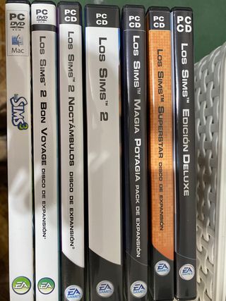 varios juegos de ordenador Los Sims