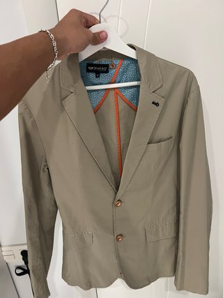 Blazer beige talla M de la marca Divaro