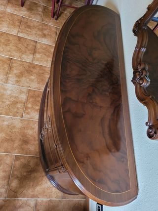 comoda de madera clásica