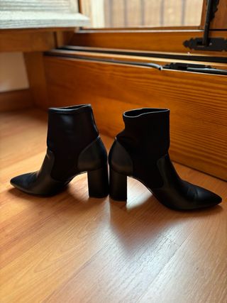 Botines negros tacón