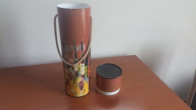 Caja vino Cabernet savinyon .