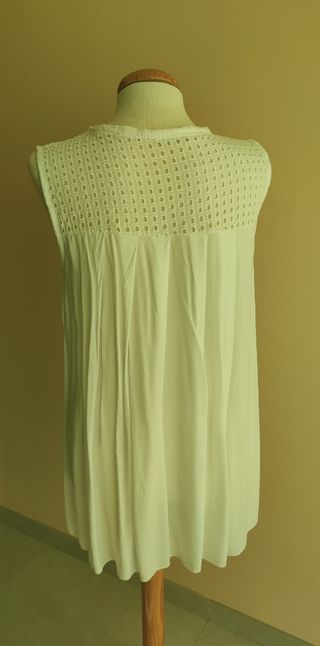 Blusa blanca sin mangas italiana