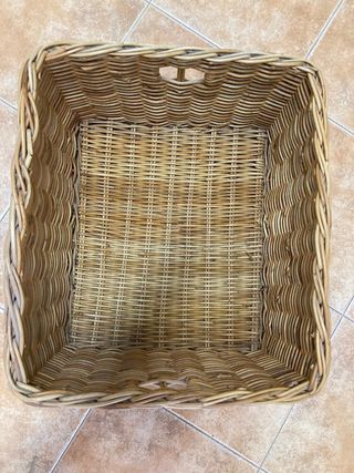 Cestas de mimbre para almacenaje. De Hábitat